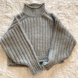NWOT H&M Gray Knit Oversized Cropped Sweater